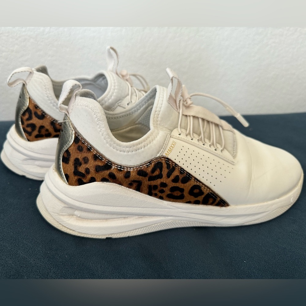 Clove leopard print sneakers